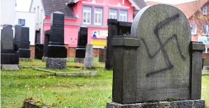 Cementerio profanado