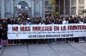 "NO MÁS MUERTES EN LA FRONTERA": UNA CONCENTRACIÓN PARA RECORDAR A FALLECIDOS EN CEUTA