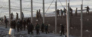 Policia-espanola-inmigrantes-Ceuta