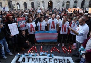 BARCELONA 27 12 2015 Sociedad Concentracion por el suicidio de un transexual de 17 anos por acoso escolar FOTO de RICARD CUGAT