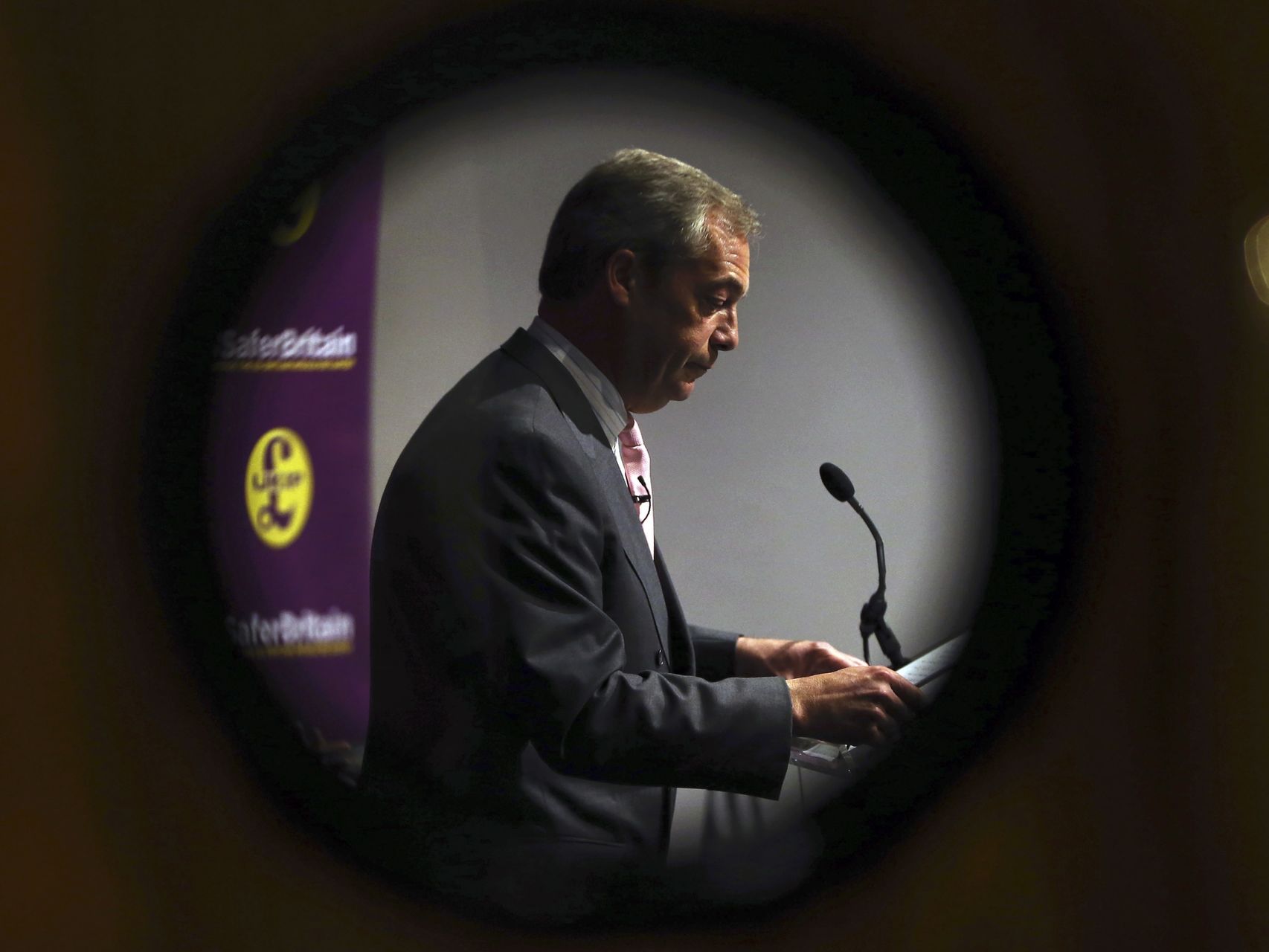 Nigel-Farage-UKIP-favor-brexit